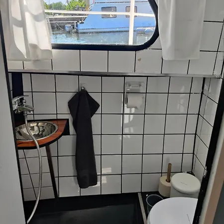 Downtown Boat-apartment Tekne Göteborg