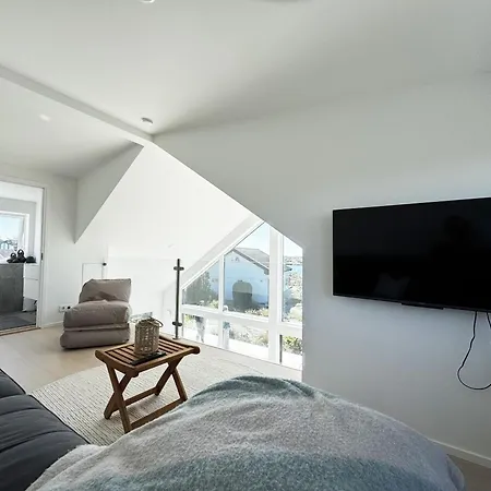 Welcome To A Charming In Vaestra Froelunda 別荘 *