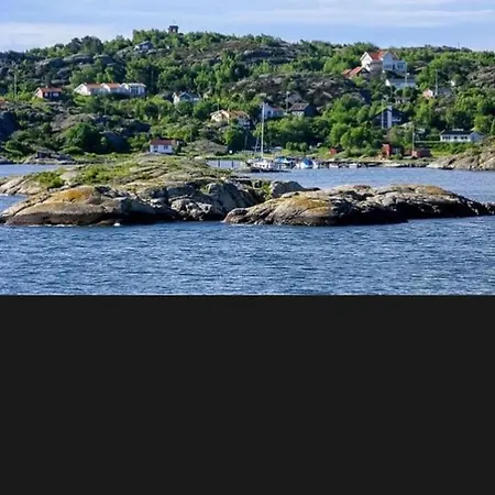 One Large With 3 Single Beds Konukevi