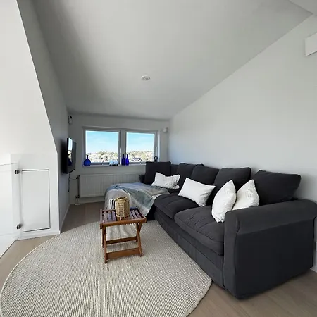 Holiday home Welcome To A Charming In Vaestra Froelunda *