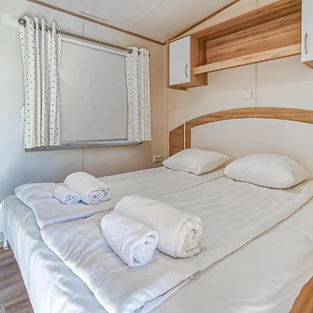 2 Bedroom Lovely In Goeteborgs