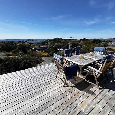 Welcome To A Charming In Vaestra Froelunda Holiday home