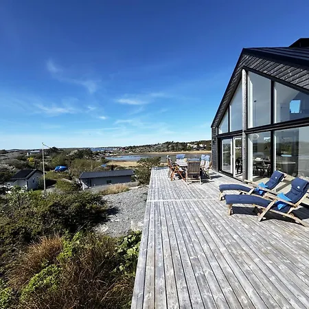 Welcome To A Charming In Vaestra Froelunda Holiday home