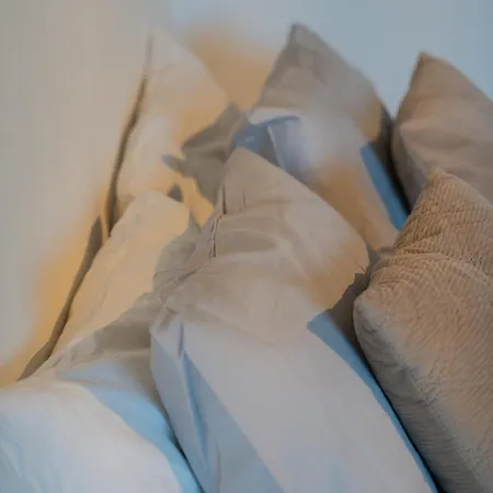 Welcoming Near Cafes, & Tram Lines * Гётеборг