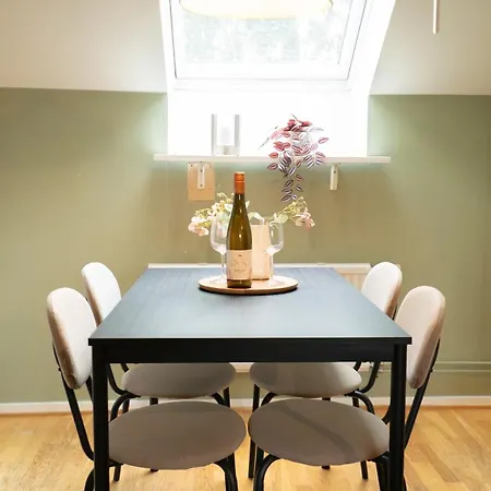 Harbor-view Loft - 2br Near *