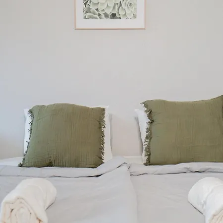 Bright Studio, Tram At The Door By Beyond Stay Daire
