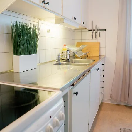 Apartment Welcoming Near Cafes, & Tram Lines Gothenburg