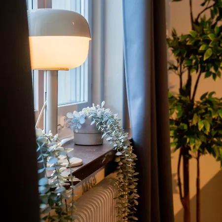 Apartment Welcoming Near Cafes, & Tram Lines Gothenburg