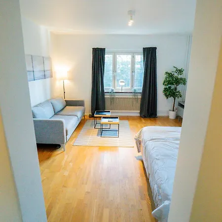 Apartment Welcoming Near Cafes, & Tram Lines Gothenburg