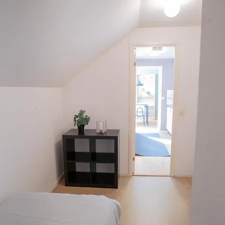 Harbor-view Loft - 2br Near Apartment Göteborg