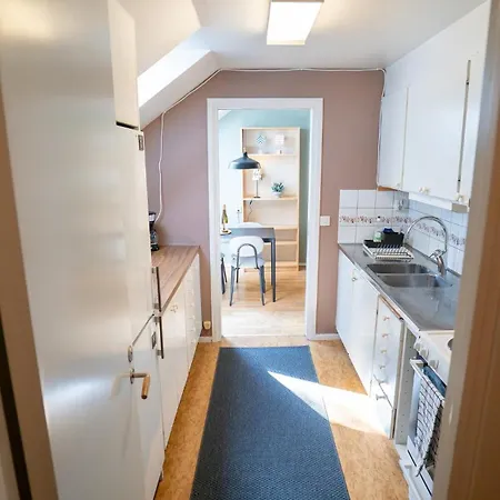 Harbor-view Loft - 2br Near Apartment Göteborg