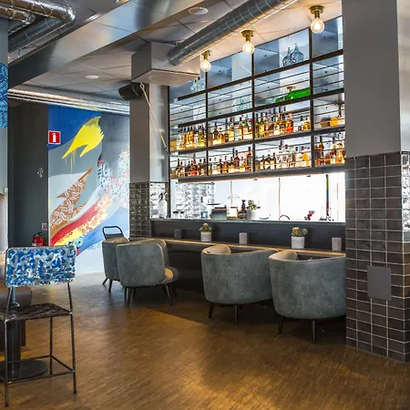 コンフォート ホテル 4*