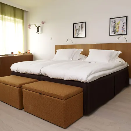 Avalon 4*