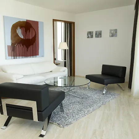 Ξενοδοχείο Avalon 4*