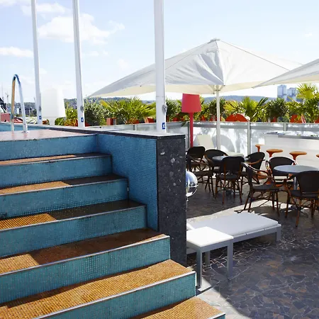 Ξενοδοχείο Avalon 4*