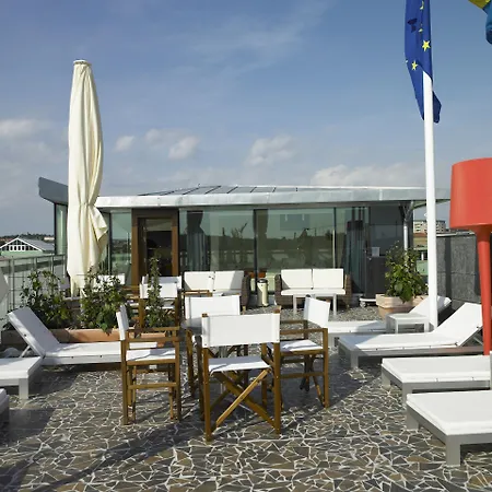 Ξενοδοχείο Avalon 4*