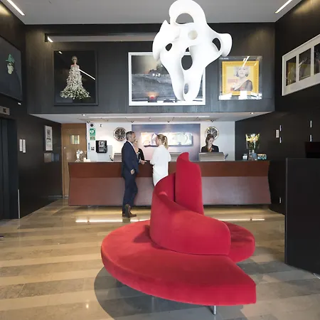 Ξενοδοχείο Avalon 4*