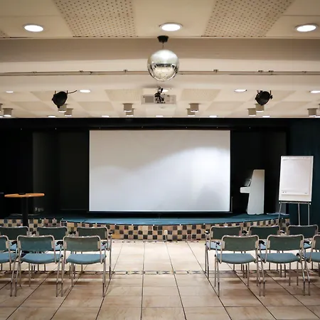 Apple & Konferens Hotel