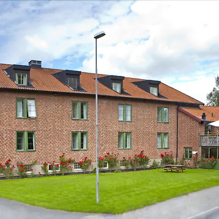 Kvibergs Vandrarhem - Hostel Hotel 2*