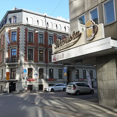 Avenyn Hostel, Former Le Mat Hostal *
