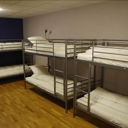 Spoton & Sportsbar Hostel