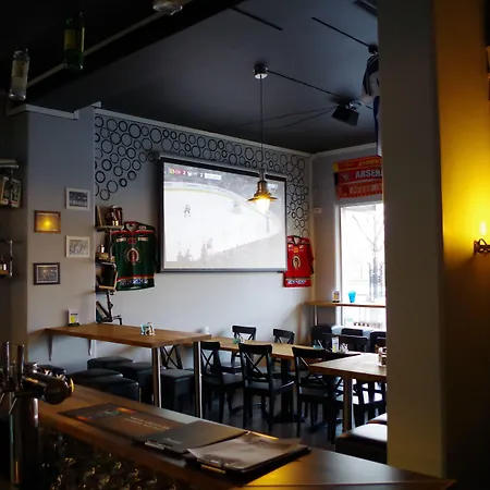 Hostel Spoton & Sportsbar