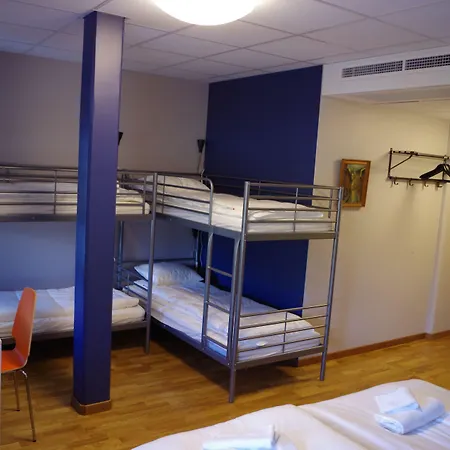 Hostel Spoton & Sportsbar *