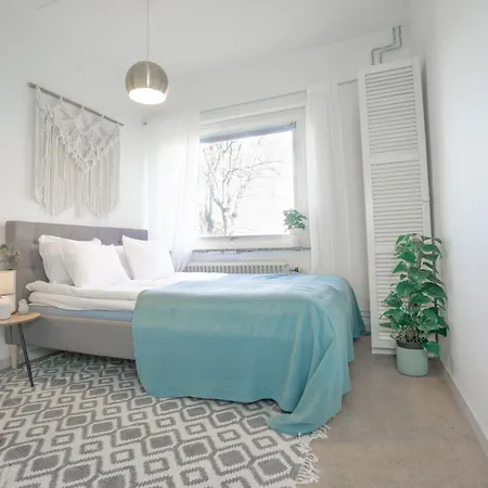 Δωμάτια σε οικογενειακή κατοικία Haha Familjesol Cozy 2 Bedroom Family With Private Kitchen Balcony And Free Parking *