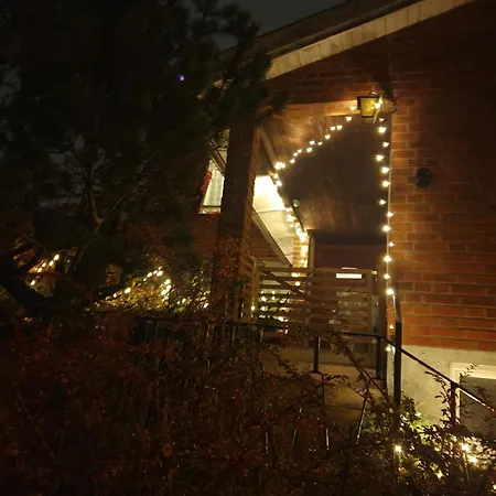 Apartment Cozy In 50s 10 Min Tram Ride To