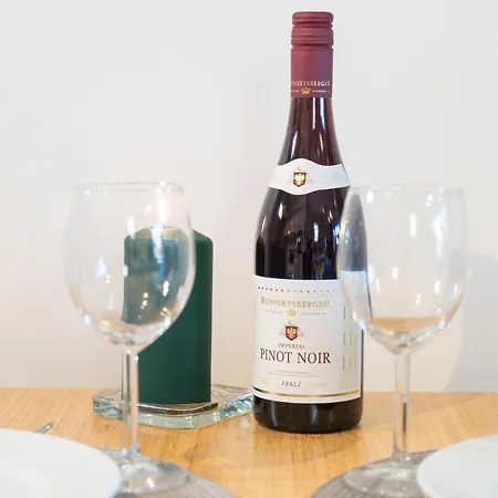 Apartament Earth-toned Studio, Near Haga & Jaerntorget