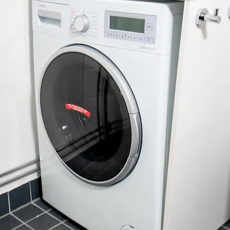 Linné Studio, Comfort Steps Away From Haga