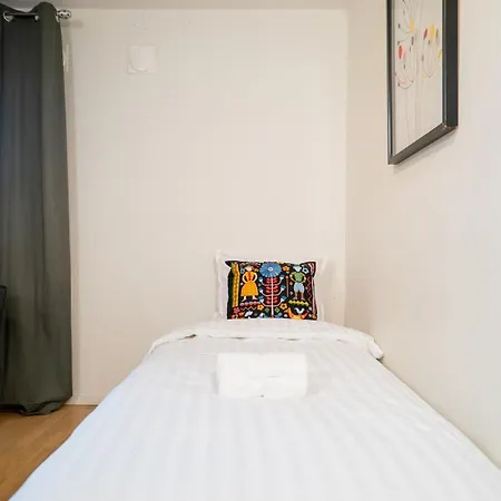 Haga Studio, Super Location With Full Comfort Apartment