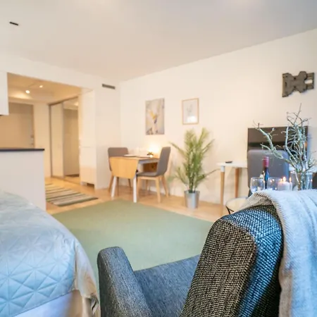 Calm Linne With Feel, Steps From Haga Apartment