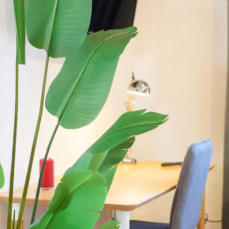 Earth-toned Studio, Near Haga & Jaerntorget * 哥德堡