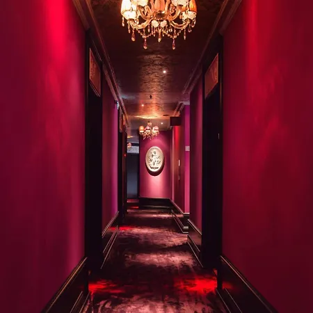 Dorsia & Restaurant 5*