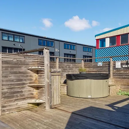 Ship In With Sauna Hotel en barco 4*