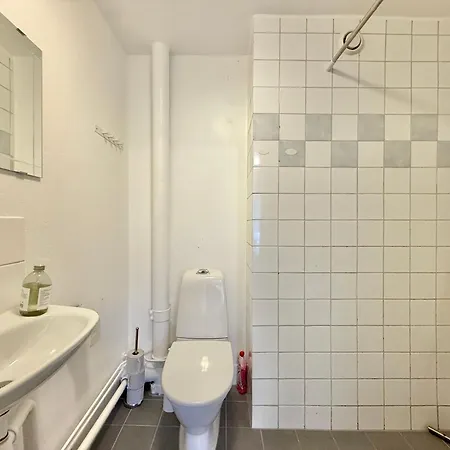 Villa Worker & Families Dream In The Heart Of *