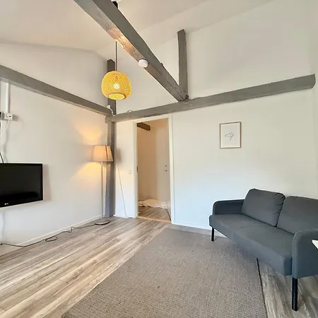 Villa Worker & Families Dream In The Heart Of