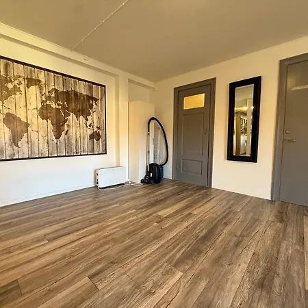 Villa Worker & Families Dream In The Heart Of