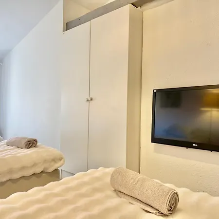 Villa Worker & Families Dream In The Heart Of