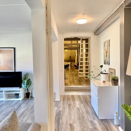 Worker & Families Dream In The Heart Of Villa