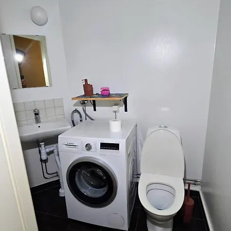 شقة Bright 3-bedroom With Balcony *