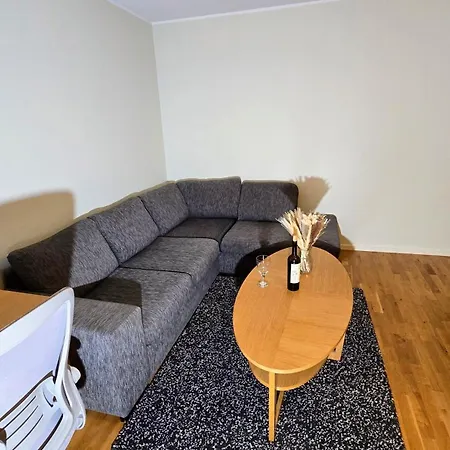 Bright 3-bedroom With Balcony Гётеборг