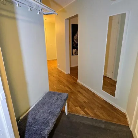 Bright 3-bedroom With Balcony شقة
