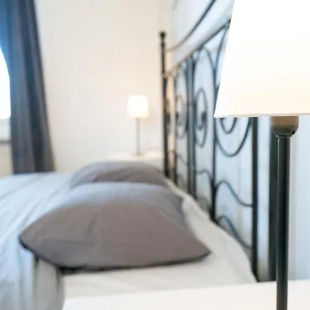Chic 1br Center Sleeps 4 Braemaregarden Daire Göteborg
