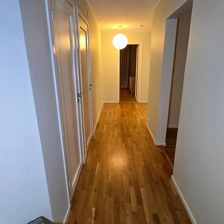 Bright 3-bedroom With Balcony شقة غوتنبرغ