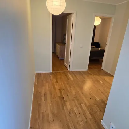 Bright 3-bedroom With Balcony * Гётеборг