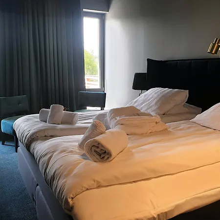 Treetop Hangout & Hotel Gothenburg