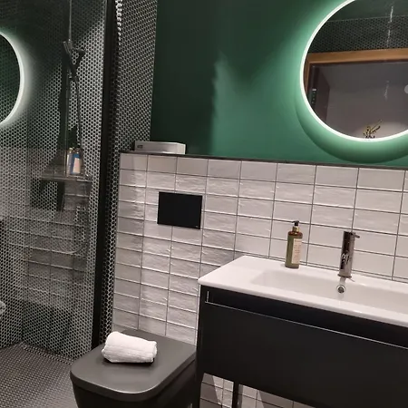 Treetop Hangout & Hotel Göteborg