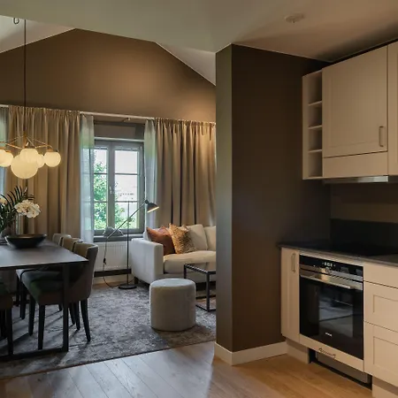 Apart Otel Live And Ekmanska 4*